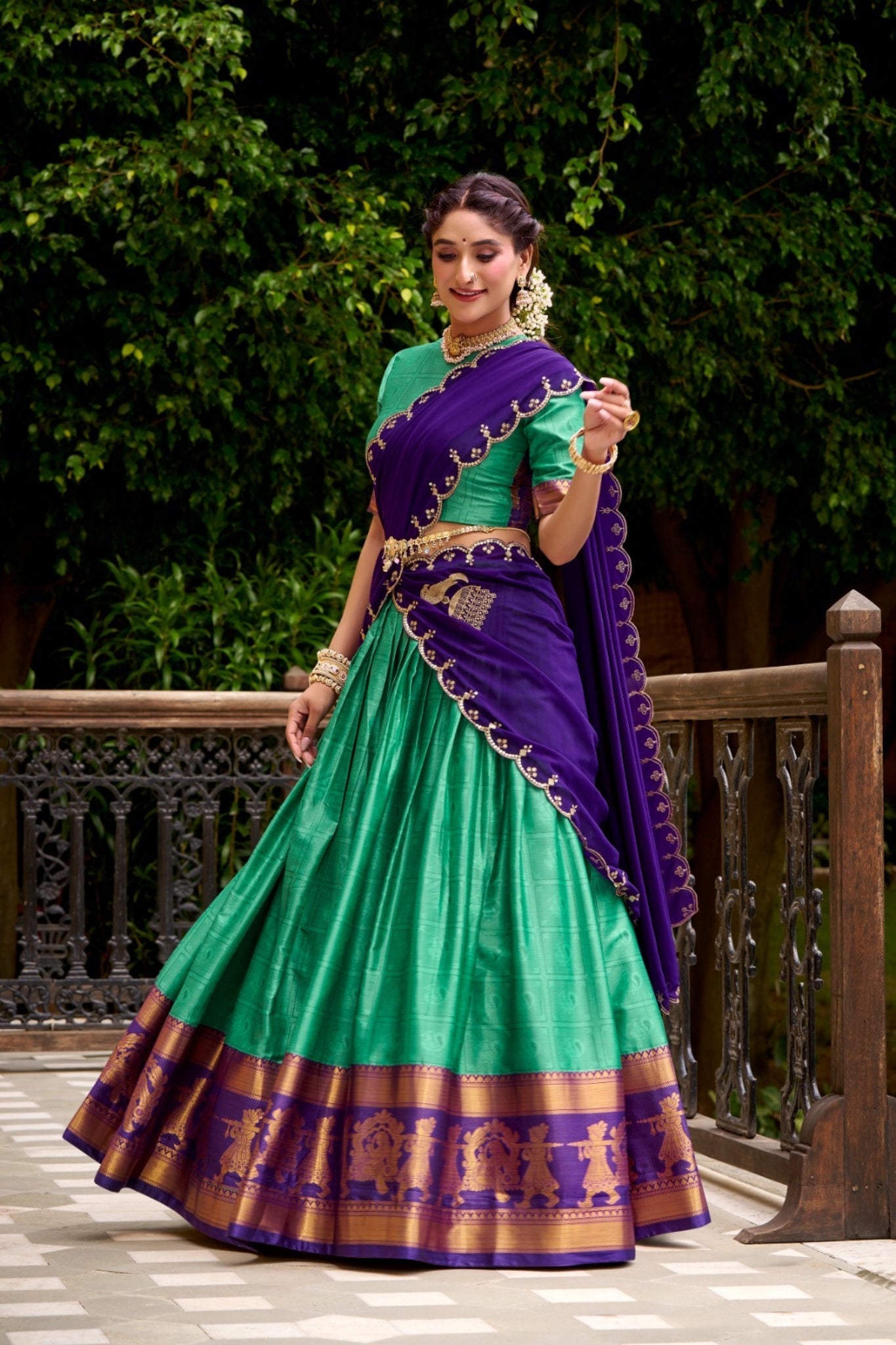 parat Green Poly Cotton Zari Weaving Work Beautiful Lehenga Choli