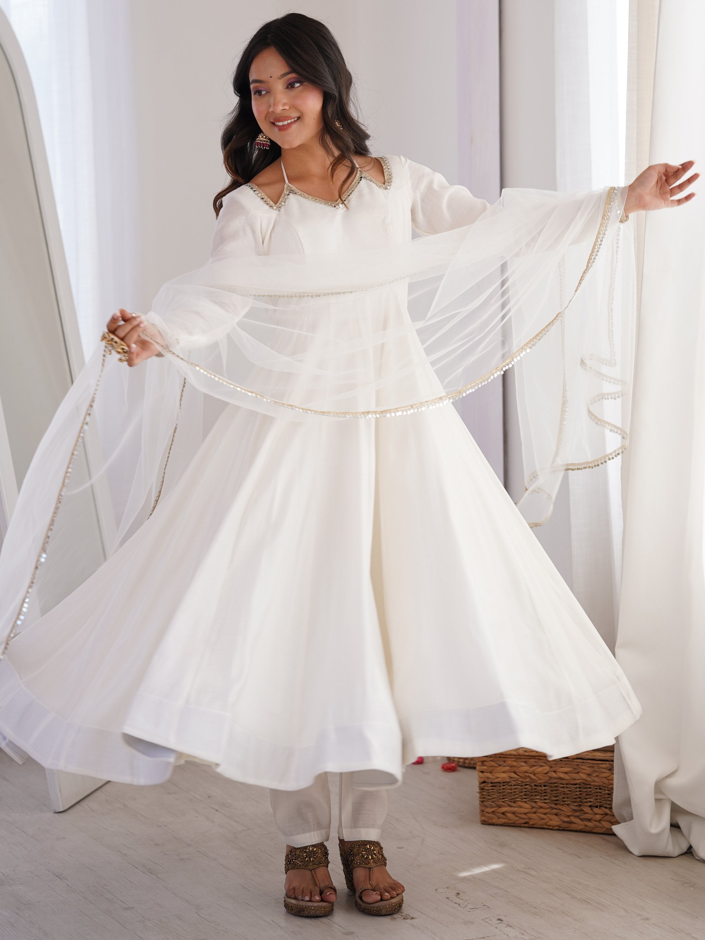 White Stunning Georgette Wedding Wear Anarakali Suit