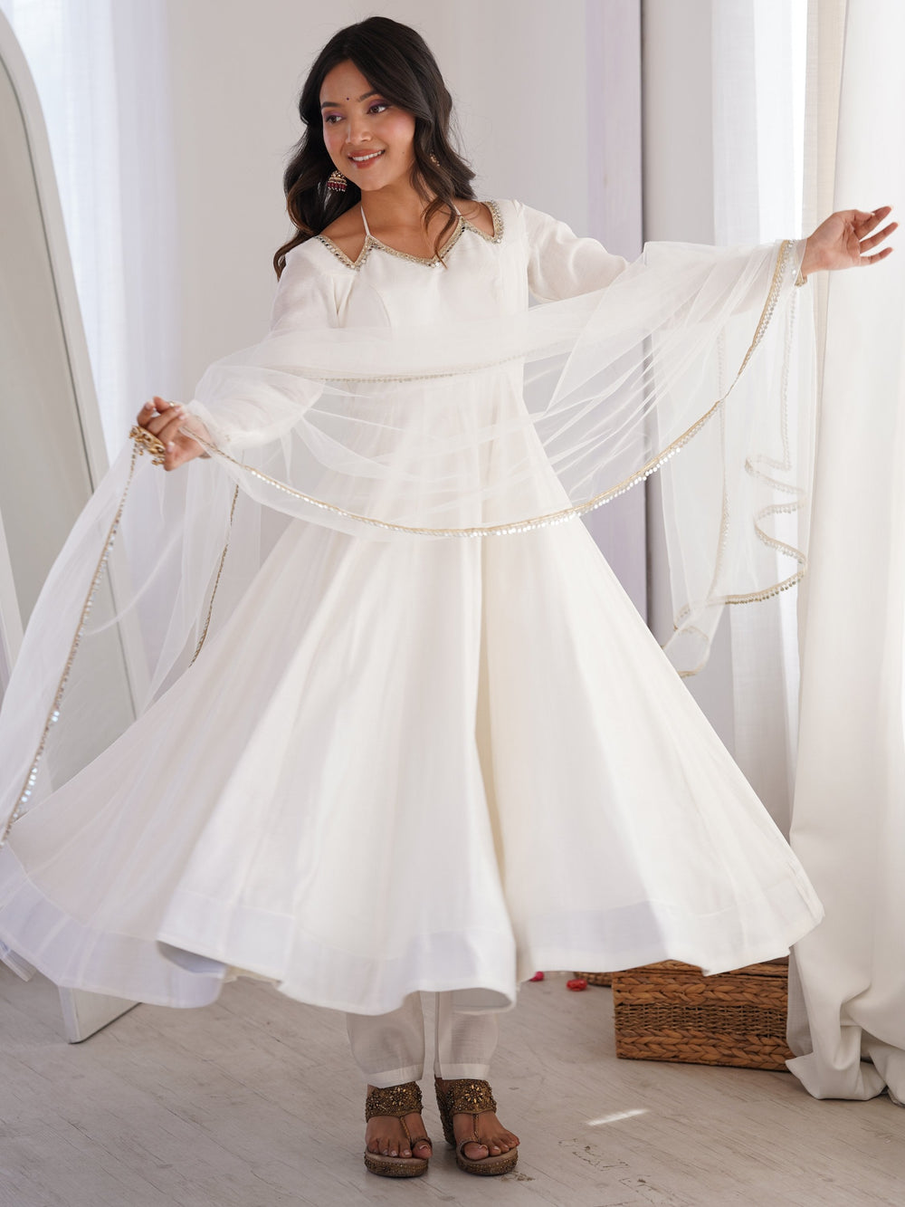 White Stunning Georgette Wedding Wear Anarakali Suit