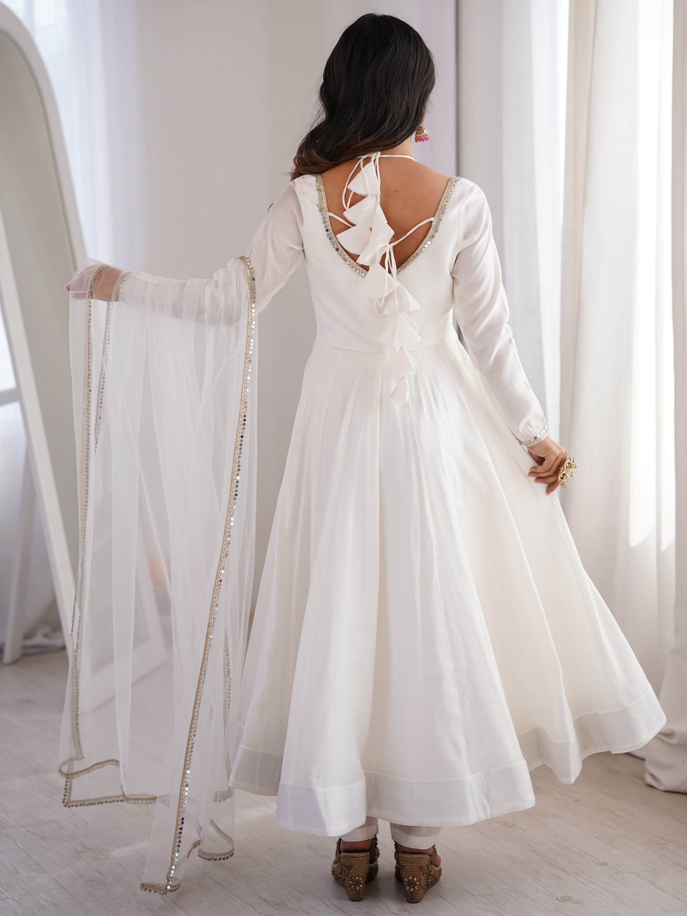 White Stunning Georgette Wedding Wear Anarakali Suit