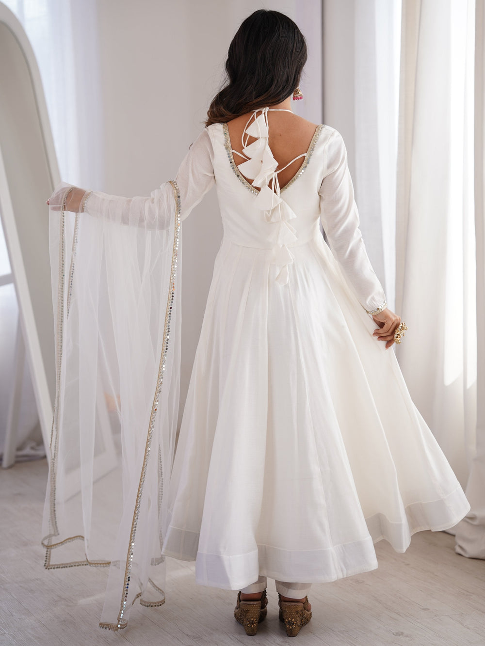 White Stunning Georgette Wedding Wear Anarakali Suit